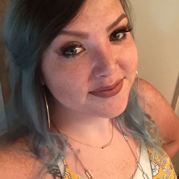 Meet your Posher, Katie - Picture 1 of 1